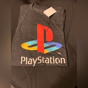 Large Men’s Gray PlayStation short sleeve tshirt. NWT
